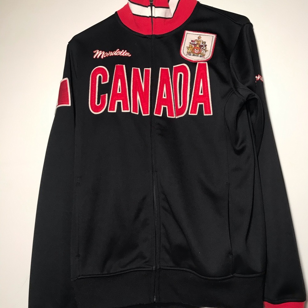 Mondetta Men’s Red Canada Soccer Futbol Full Zip